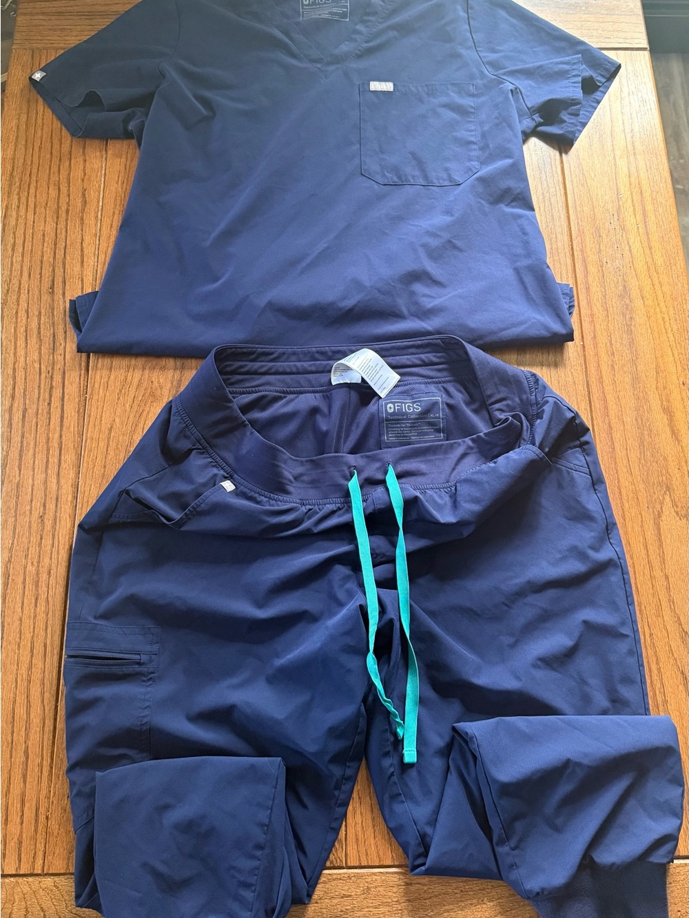 Figs Men's Navy Scrub Set with Teal Drawstring